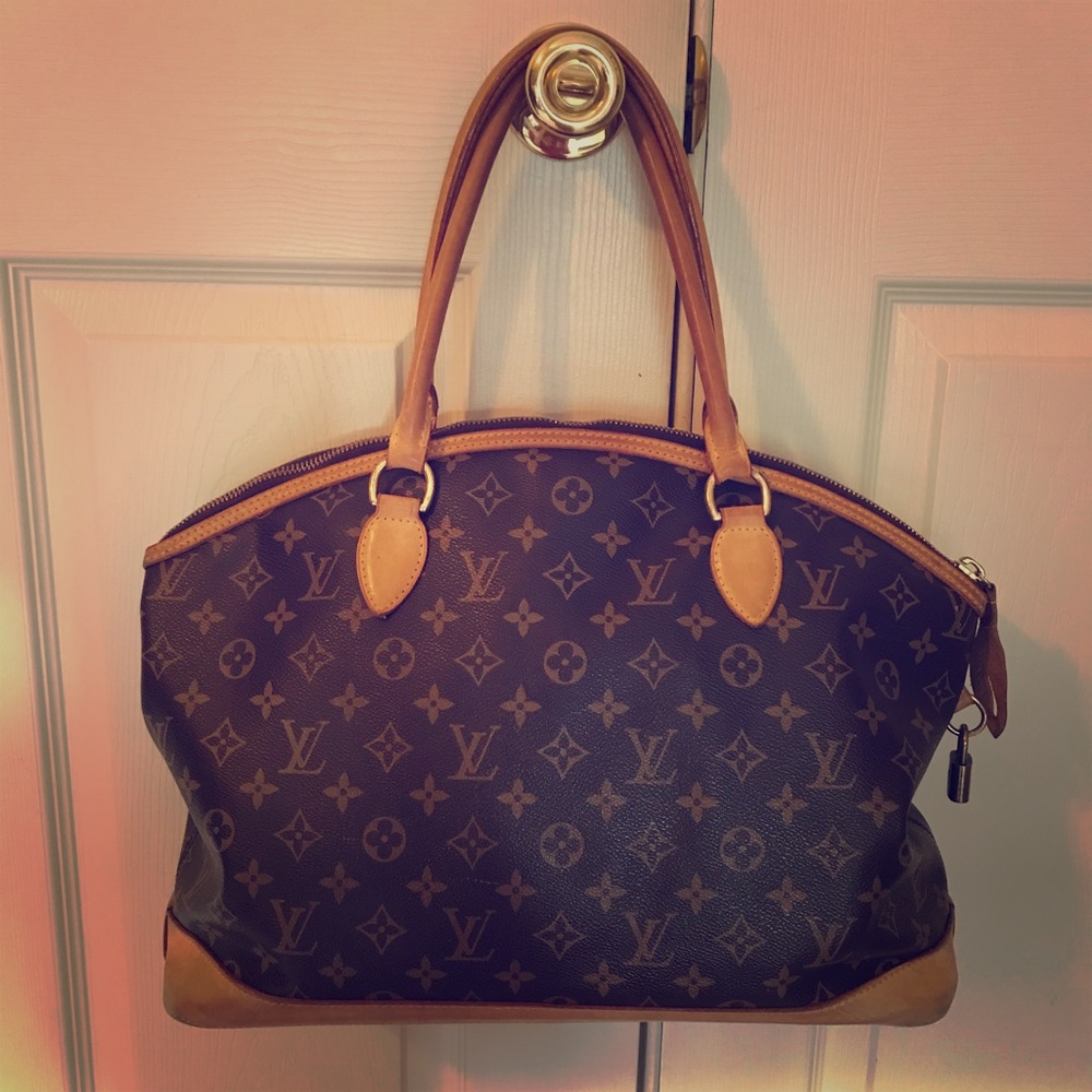 Louis Vuitton Handbag BEAUTIFUL!!!